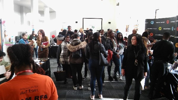 Volunteering Fair Gives College Students Ways to Give Back