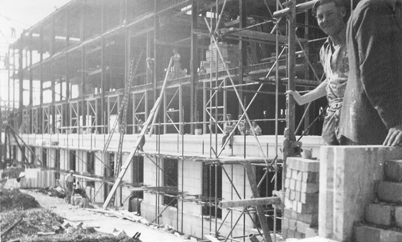 workmen building waltham forest college 1937